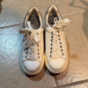 New Balance Women's White and Silver Sneakers